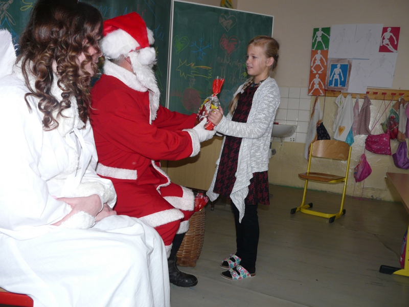Mikuláš v ZŠ Kalinovo - 6. december 2016.