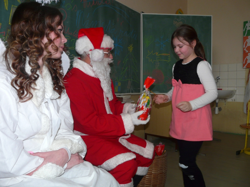 Mikuláš v ZŠ Kalinovo - 6. december 2016.
