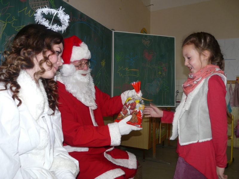 Mikuláš v ZŠ Kalinovo - 6. december 2016.