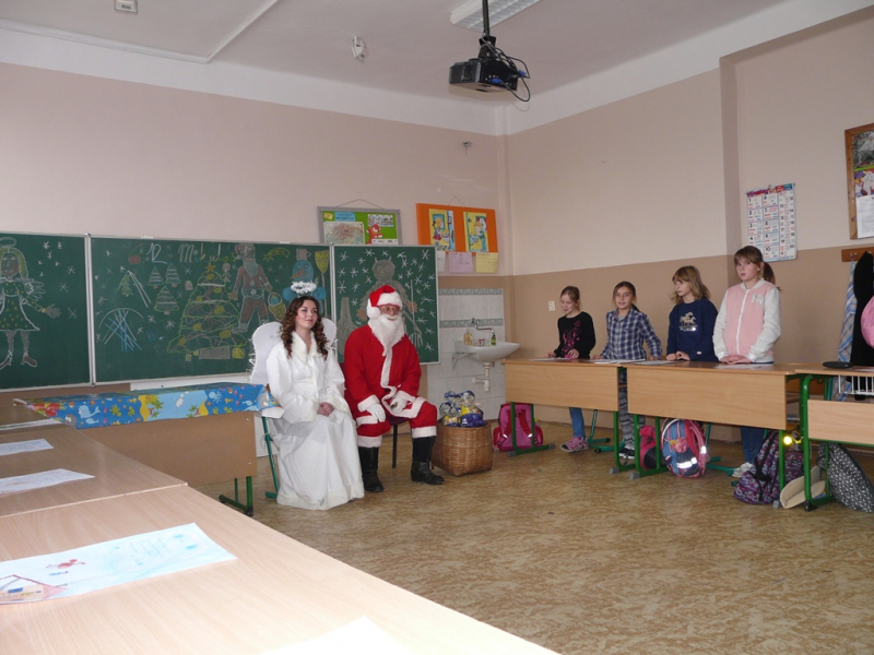 Mikuláš v ZŠ Kalinovo - 6. december 2016.
