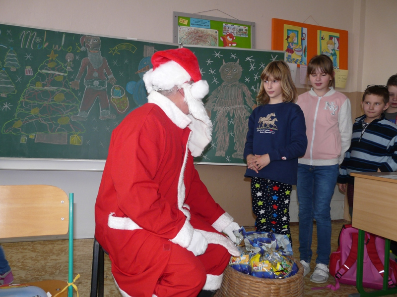 Mikuláš v ZŠ Kalinovo - 6. december 2016.