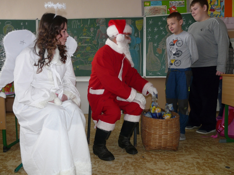 Mikuláš v ZŠ Kalinovo - 6. december 2016.