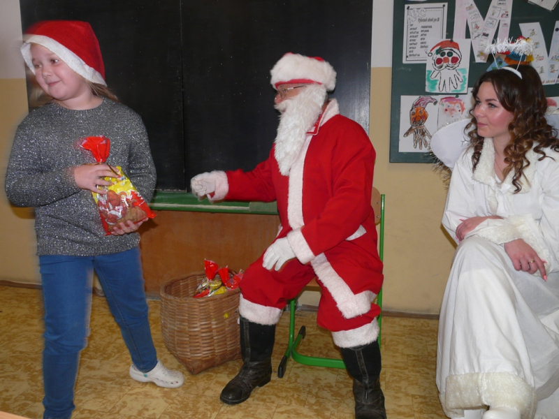 Mikuláš v ZŠ Kalinovo - 6. december 2016.