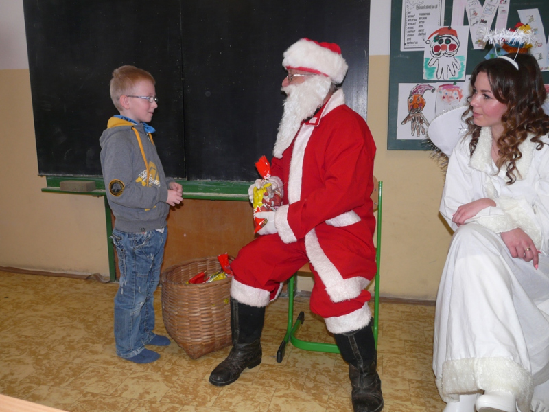 Mikuláš v ZŠ Kalinovo - 6. december 2016.