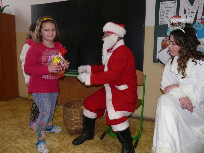 Mikuláš v ZŠ Kalinovo - 6. december 2016.