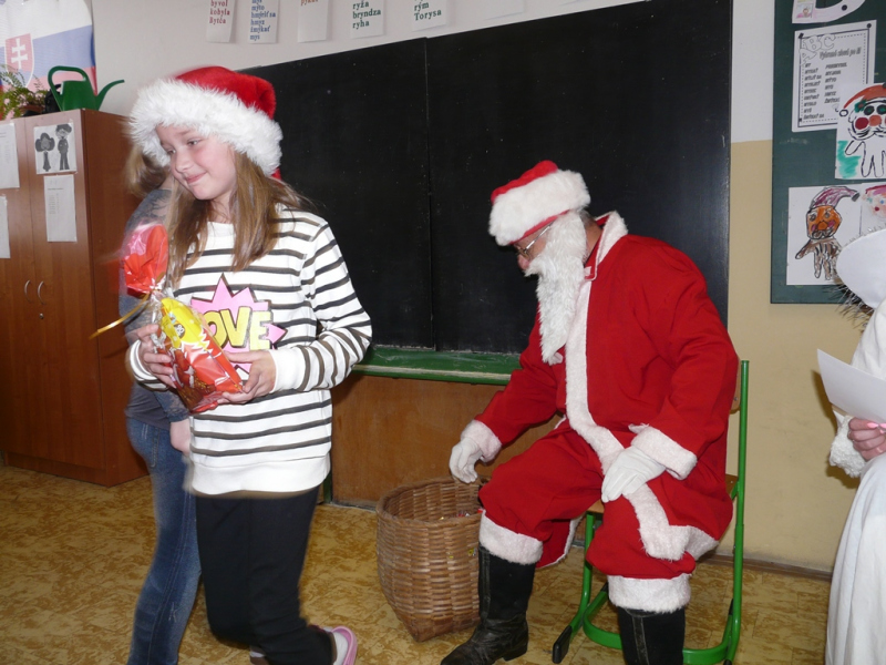Mikuláš v ZŠ Kalinovo - 6. december 2016.