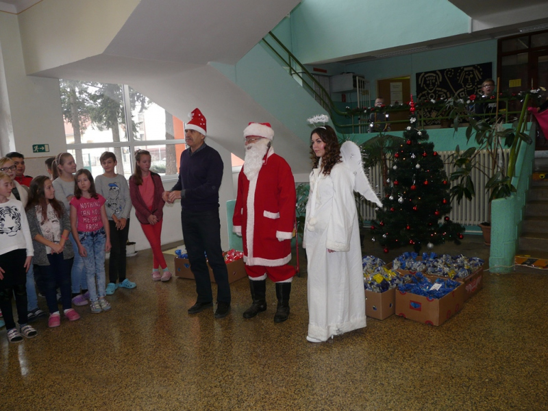 Mikuláš v ZŠ Kalinovo - 6. december 2016.